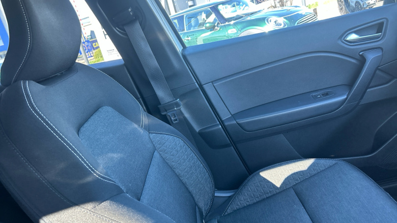 Renault Captur 1.6 E-TECH Hybrid 145 Iconic Edition 5dr Auto Hybrid Hatchback